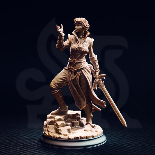 Half-Elf Hexblade - Karisia of Timberly 32mm Resin Miniature D&D 3D Print DND Desert